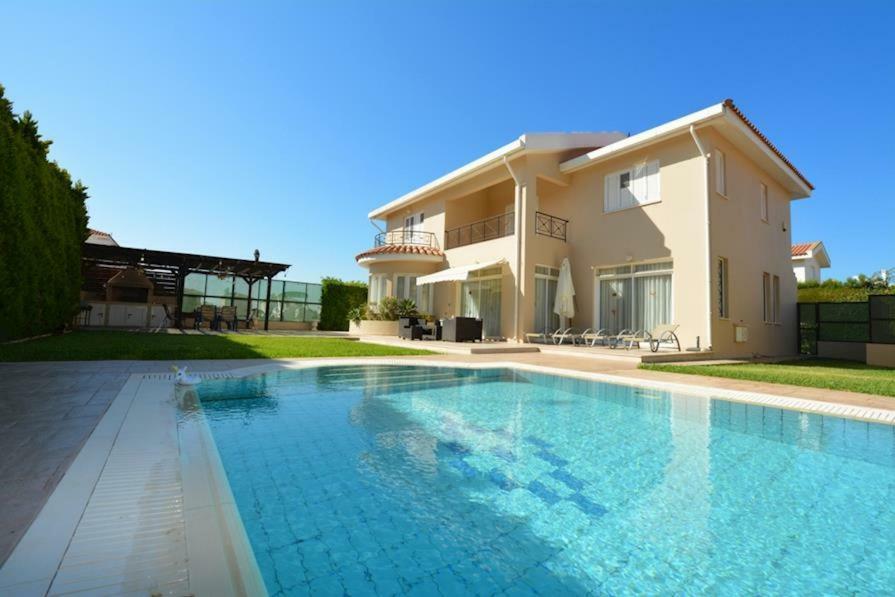 Villa Daryah Sirina Bay Πρωταράς Εξωτερικό φωτογραφία